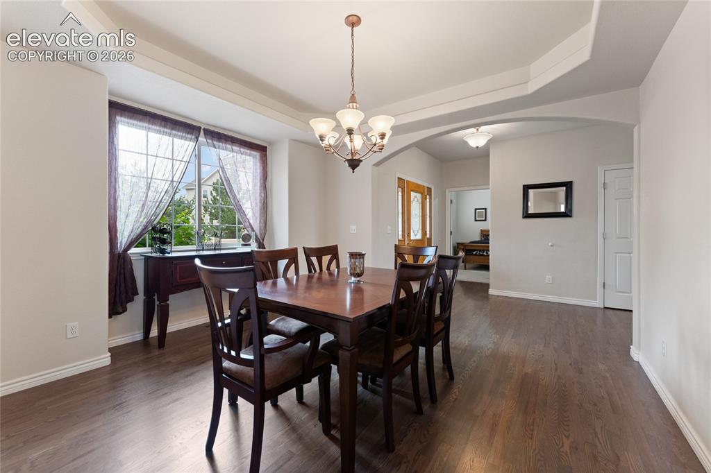 Image 13 of 48: Dining Area