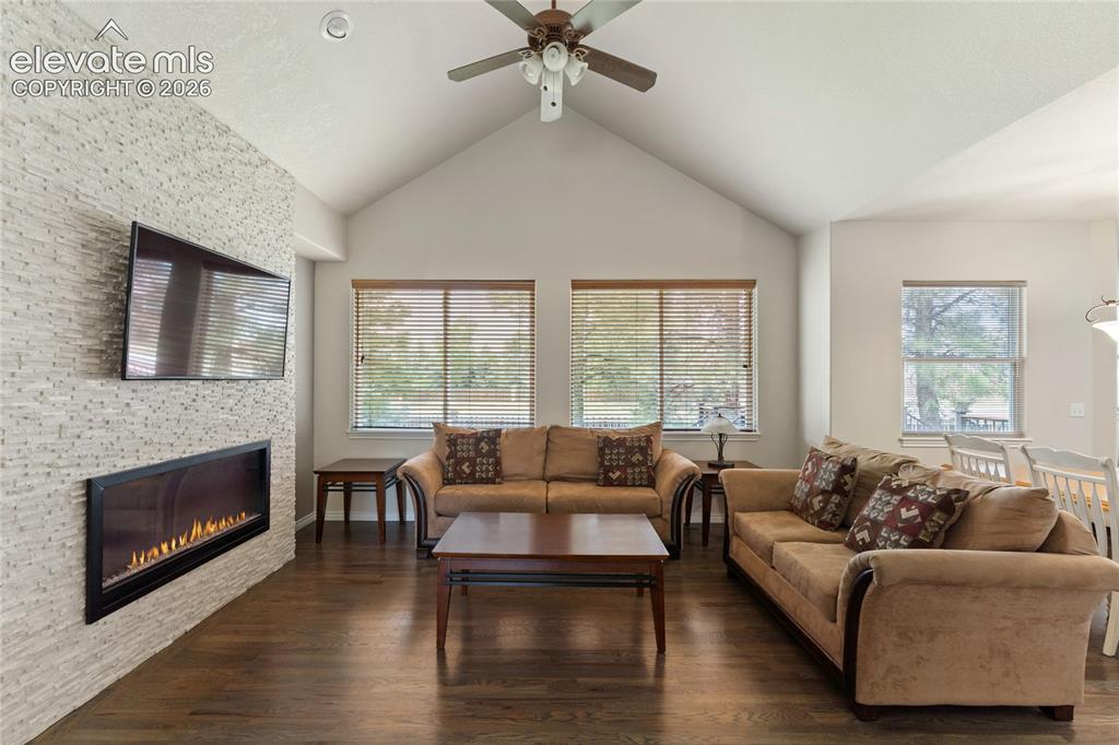 Image 14 of 48: Living Room