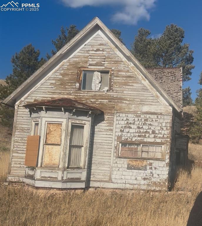 Caption: View of miscellaneous listing collateral