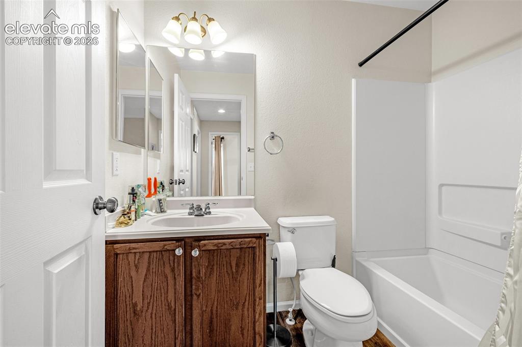 Image 11 of 38: Bathroom