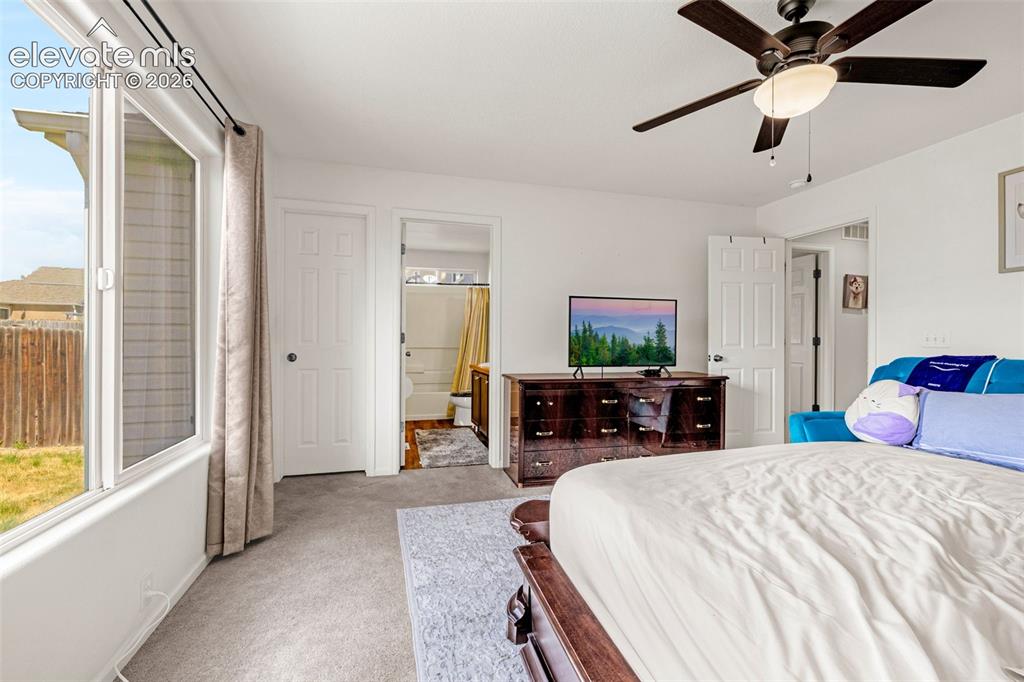 Image 14 of 38: Bedroom