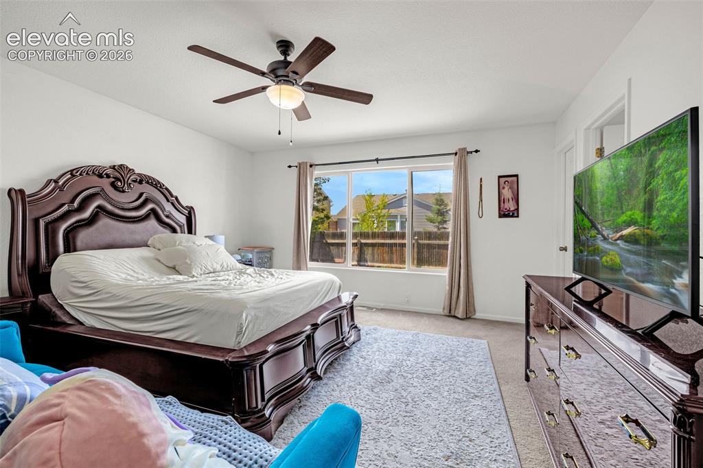 Image 15 of 38: Bedroom