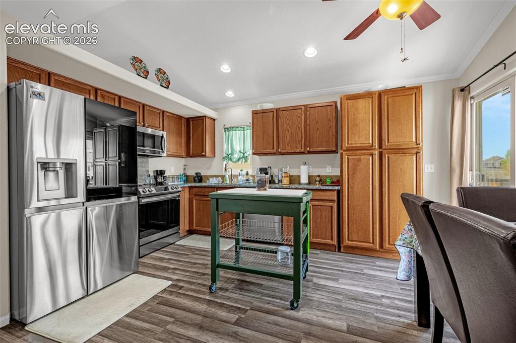Image 8 of 38: Kitchen