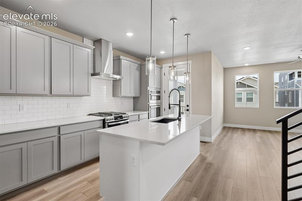 Image 10 of 26: Kitchen
