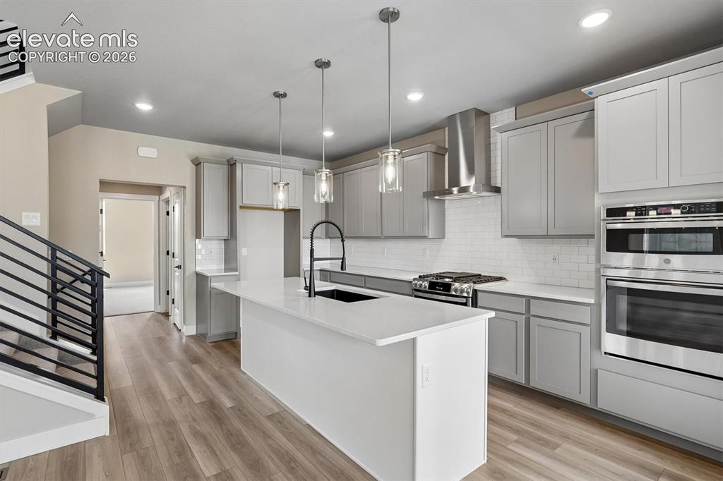 Image 8 of 26: Kitchen
