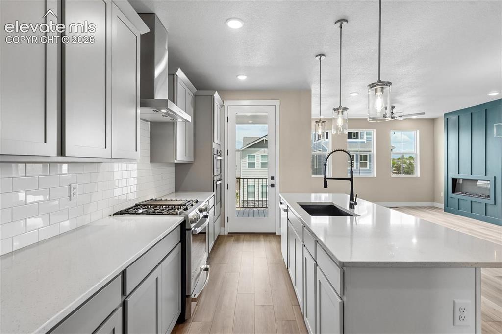 Image 9 of 26: Kitchen