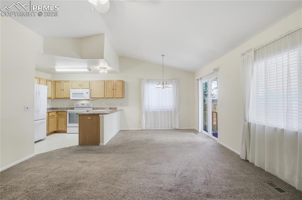 Image 11 of 39: Great Room