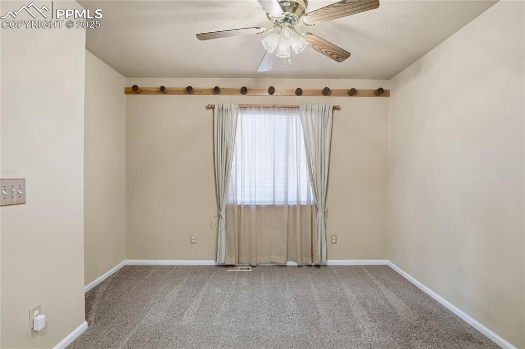 Image 16 of 39: Office