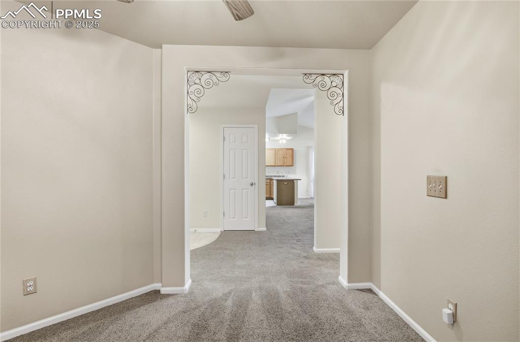 Image 17 of 39: Office