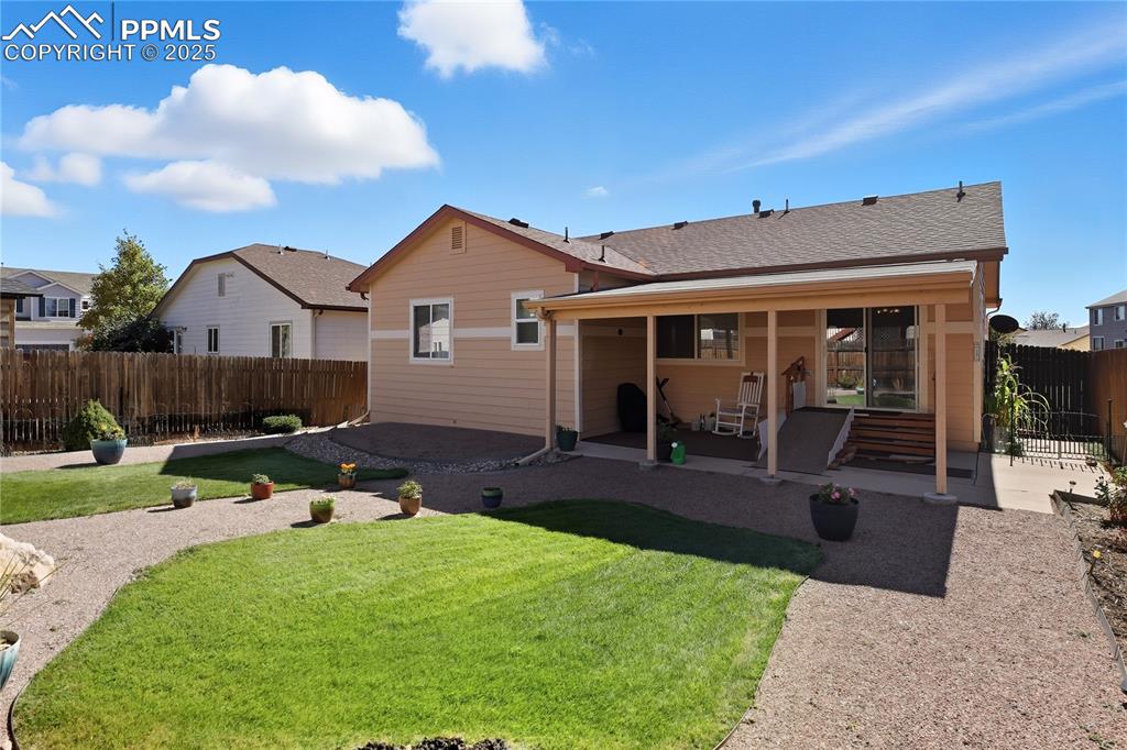 Image 39 of 39: Back of Structure