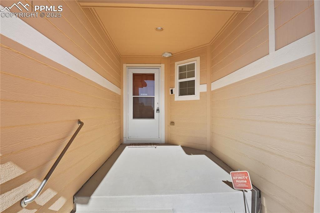 Image 8 of 39: Entry