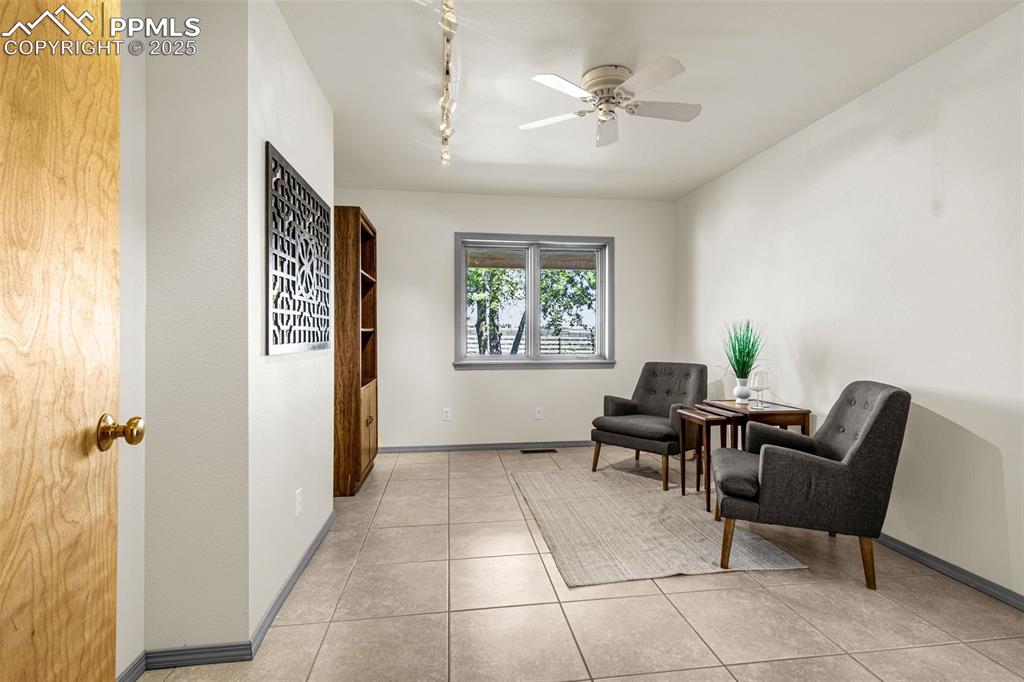 Image 24 of 50: Primary retreat