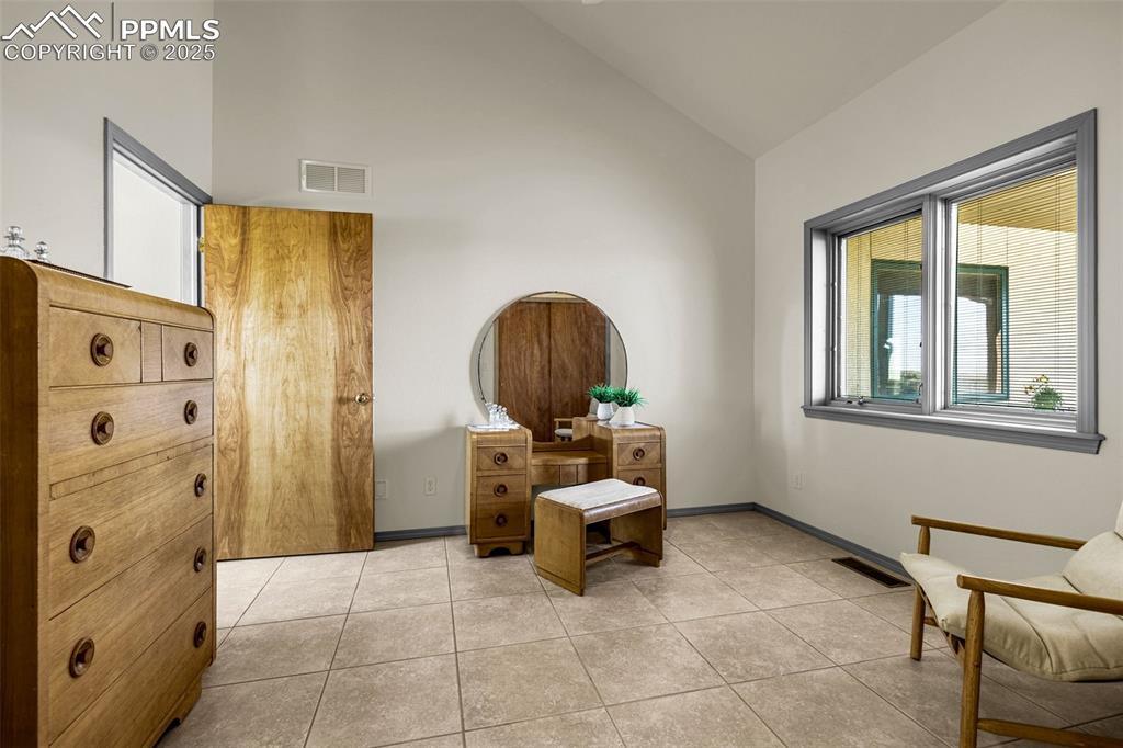 Image 33 of 50: With loft