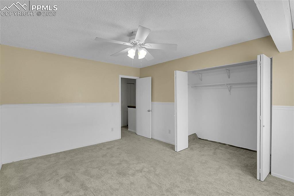 Image 6 of 14: Bedroom