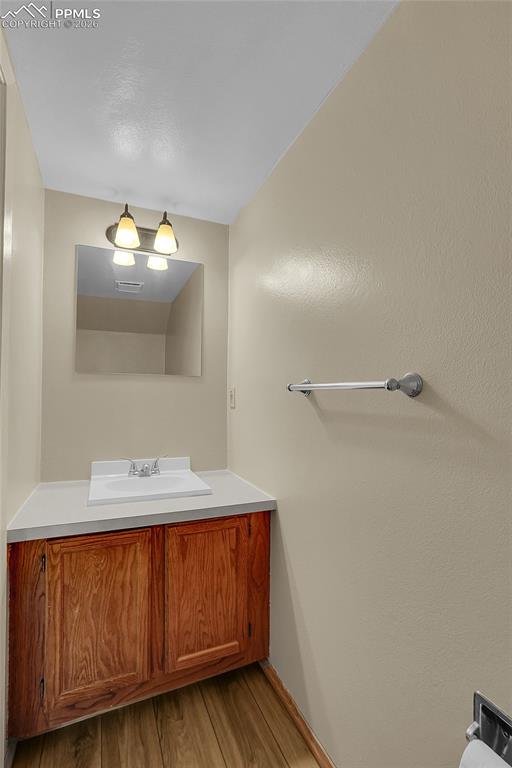 Image 8 of 14: Bathroom