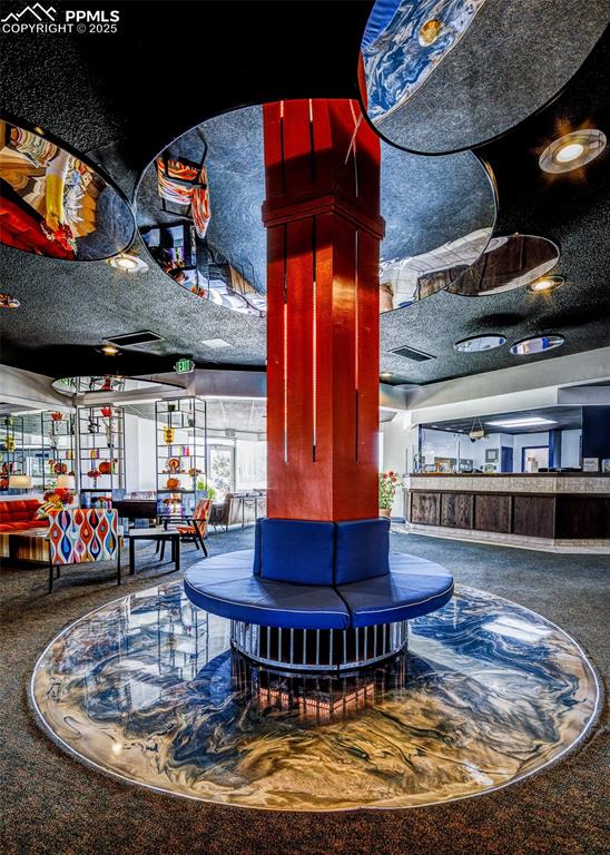 Image 33 of 37: Lobby