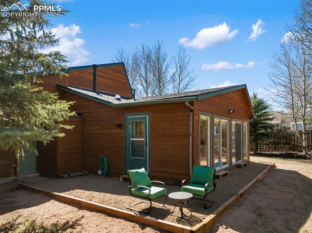 Image 18 of 50: Back of Structure