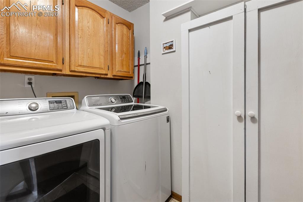 Image 19 of 50: Laundry