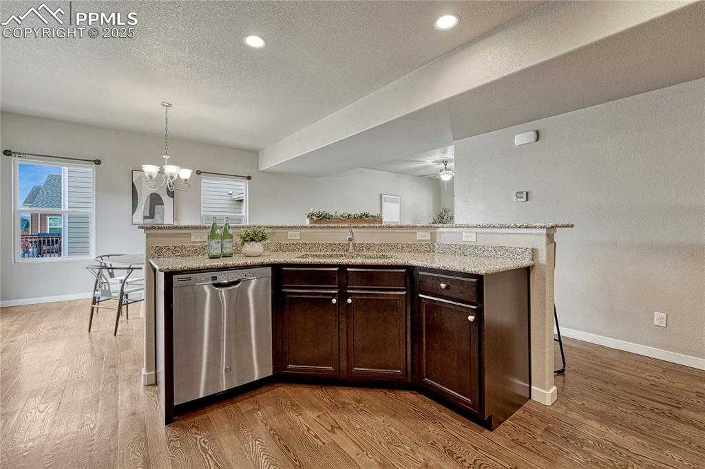 Image 11 of 50: Kitchen