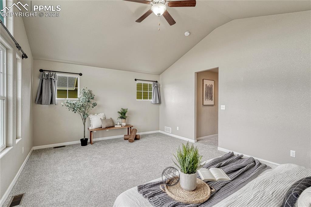 Image 19 of 50: Sitting Room
