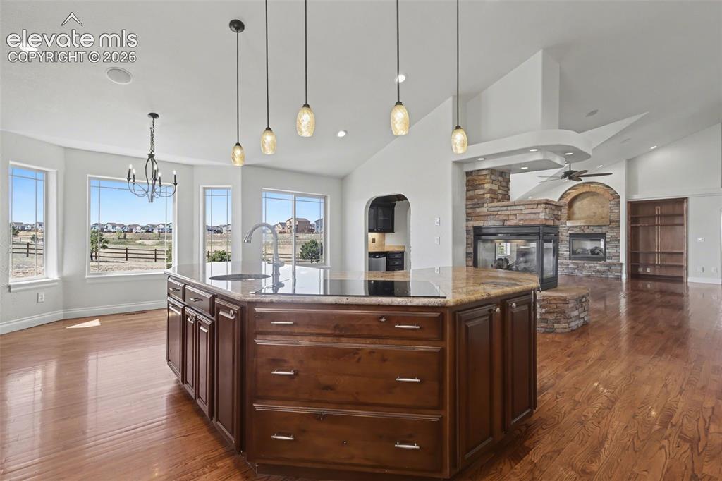 Image 11 of 50: Gourmet Kitchen, Large Island, Granite Countertops, Stainless Steel Applian
