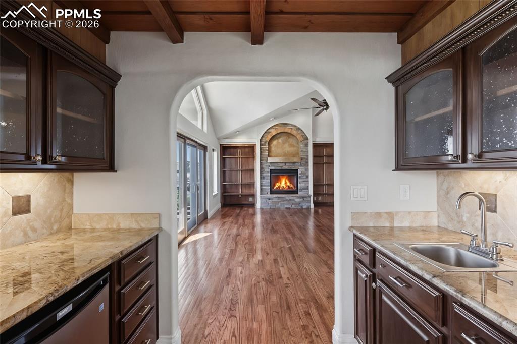 Image 15 of 50: Tuscan Wire Bar Area