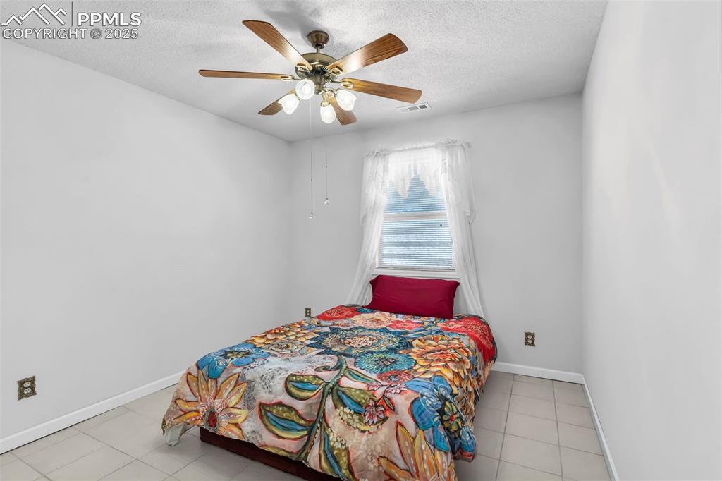 Image 22 of 43: Bedroom