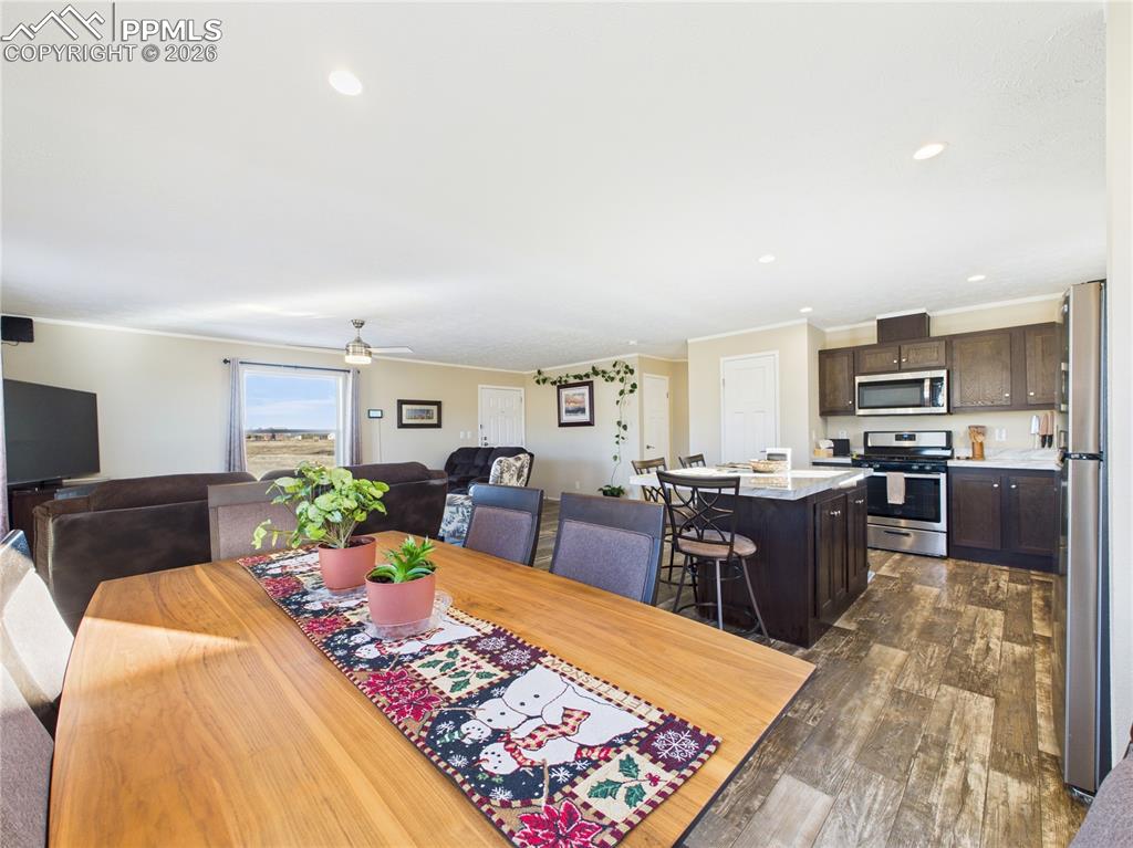 Image 10 of 41: Dining Area