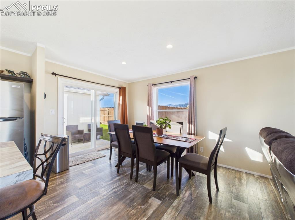 Image 8 of 41: Dining Area