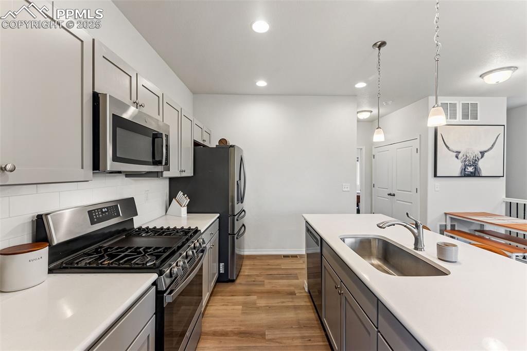 Image 14 of 39: Kitchen