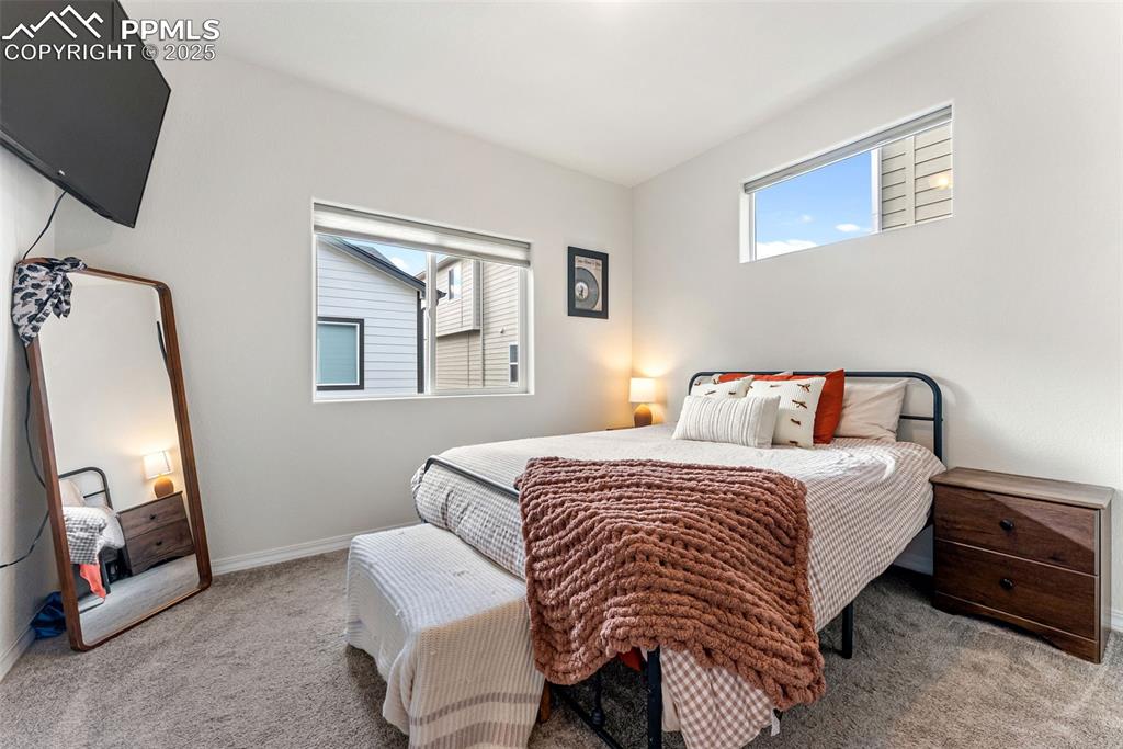 Image 17 of 39: Bedroom