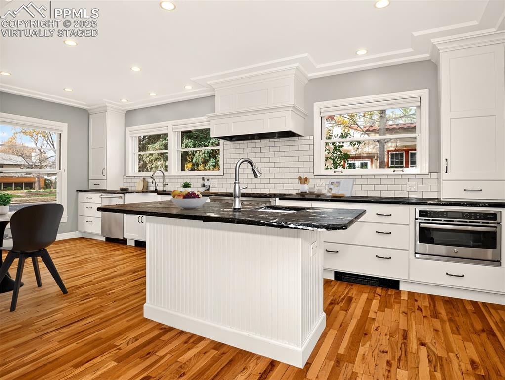 Image 17 of 50: Virtually staged