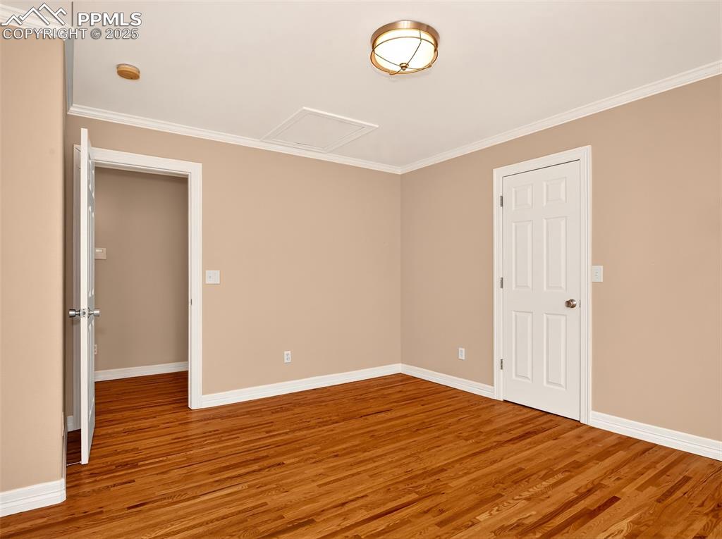 Image 46 of 50: Bedroom