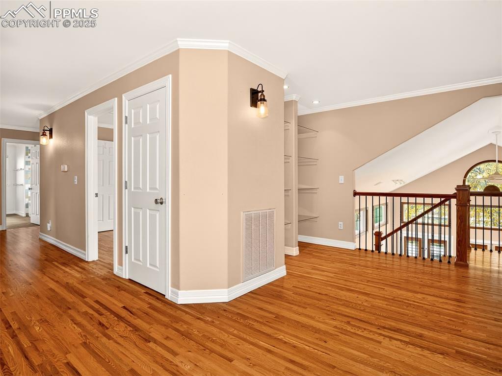 Image 49 of 50: Loft