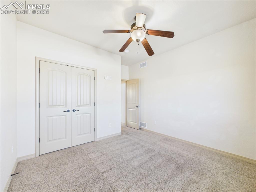 Image 27 of 50: Bedroom