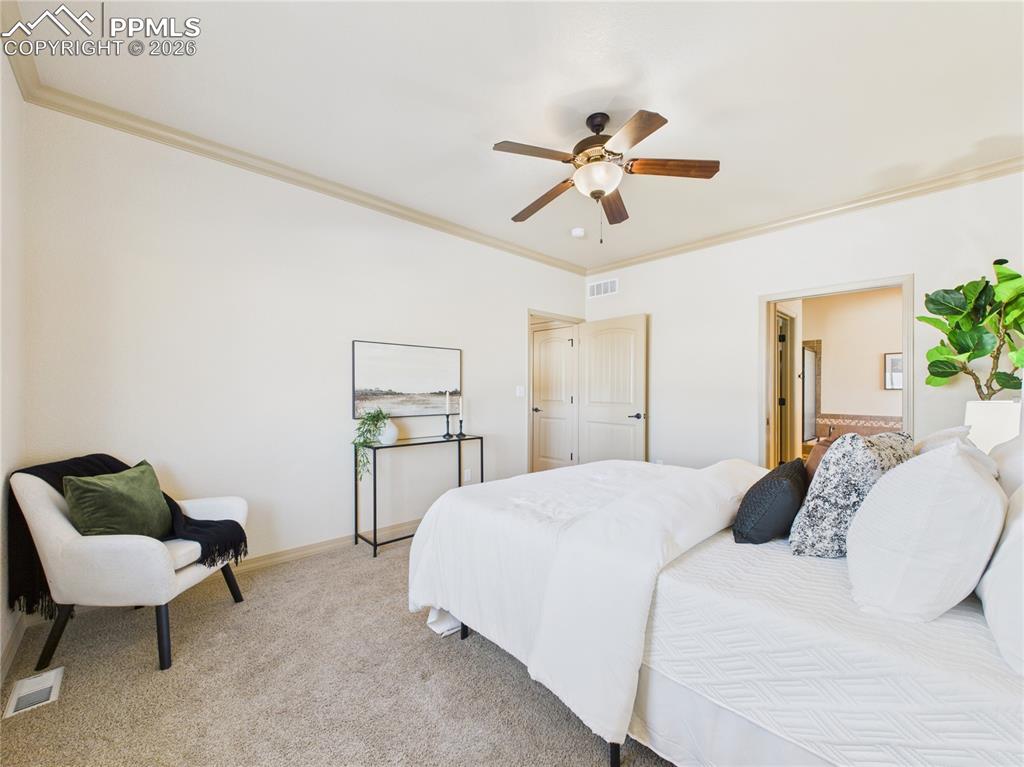 Image 29 of 50: Bedroom