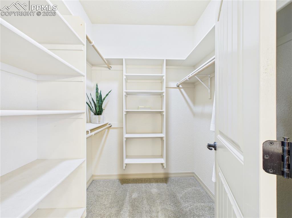 Image 32 of 50: Closet