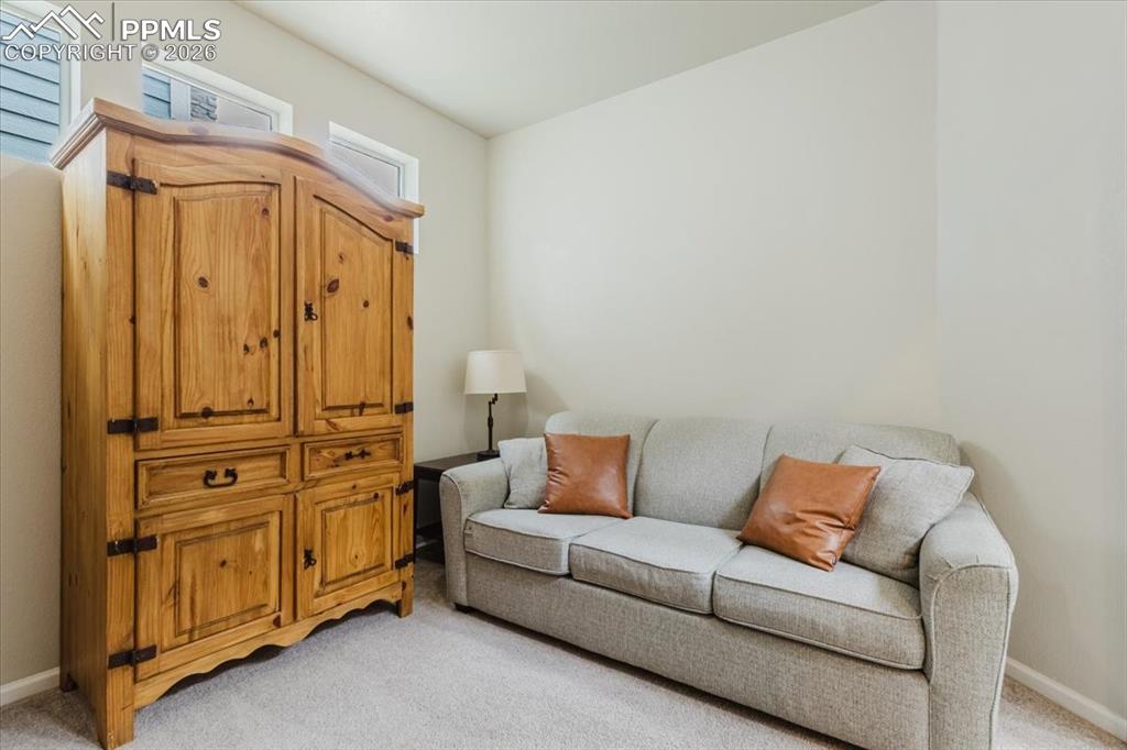 Image 10 of 46: Sitting Room