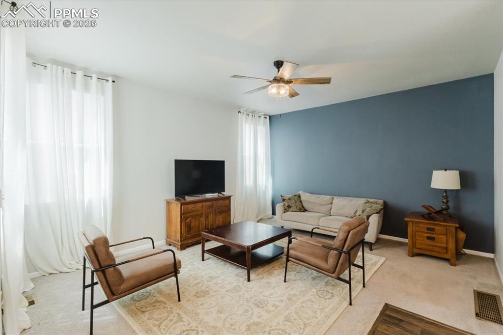 Image 17 of 46: Living Room