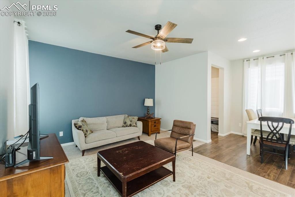 Image 19 of 46: Living Room