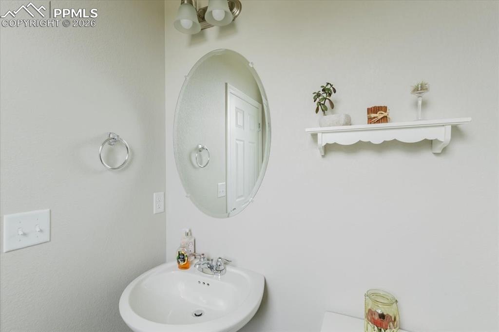 Image 7 of 46: Bathroom