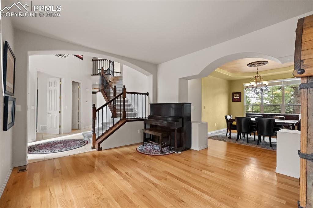 Image 9 of 40: Sitting Room