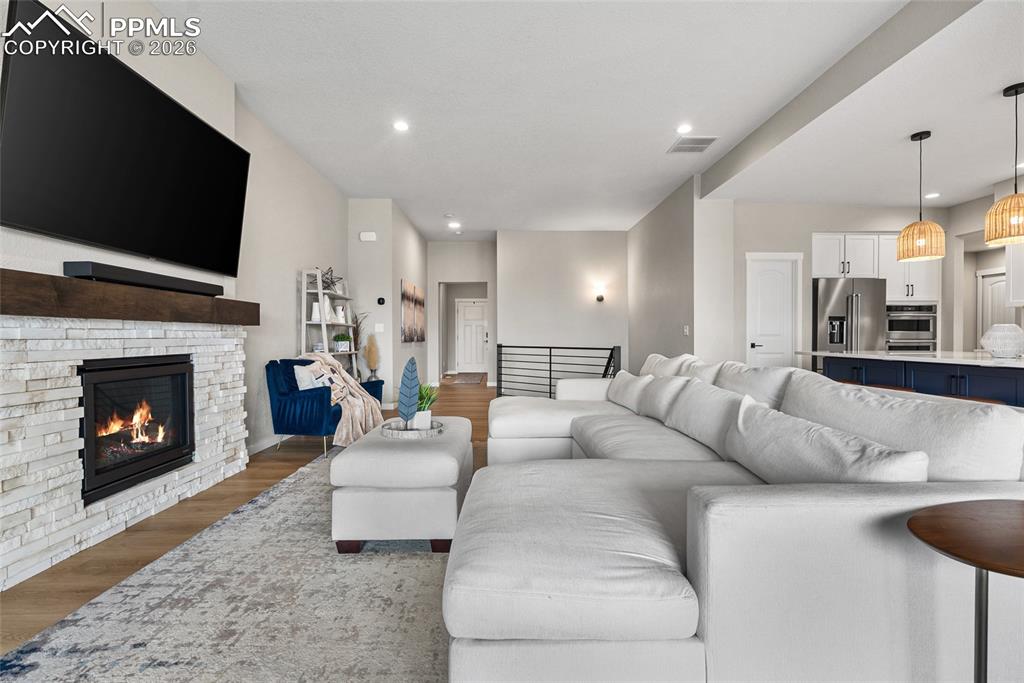 Image 10 of 29: Kitchen