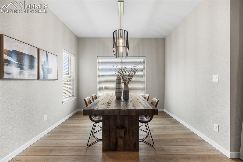 Image 7 of 29: Kitchen