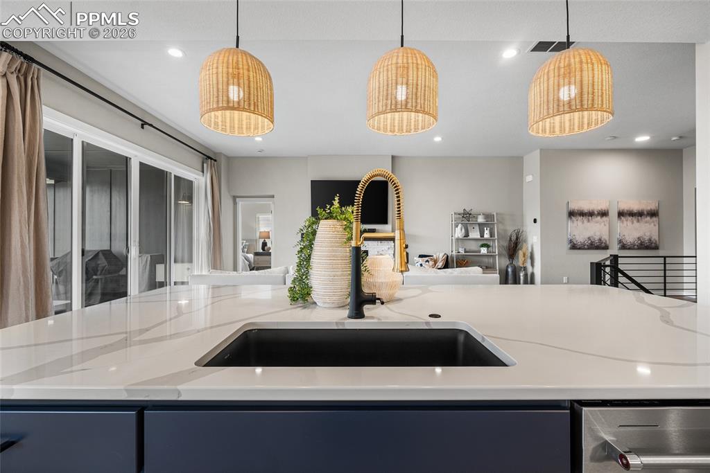 Image 8 of 29: Dining Area