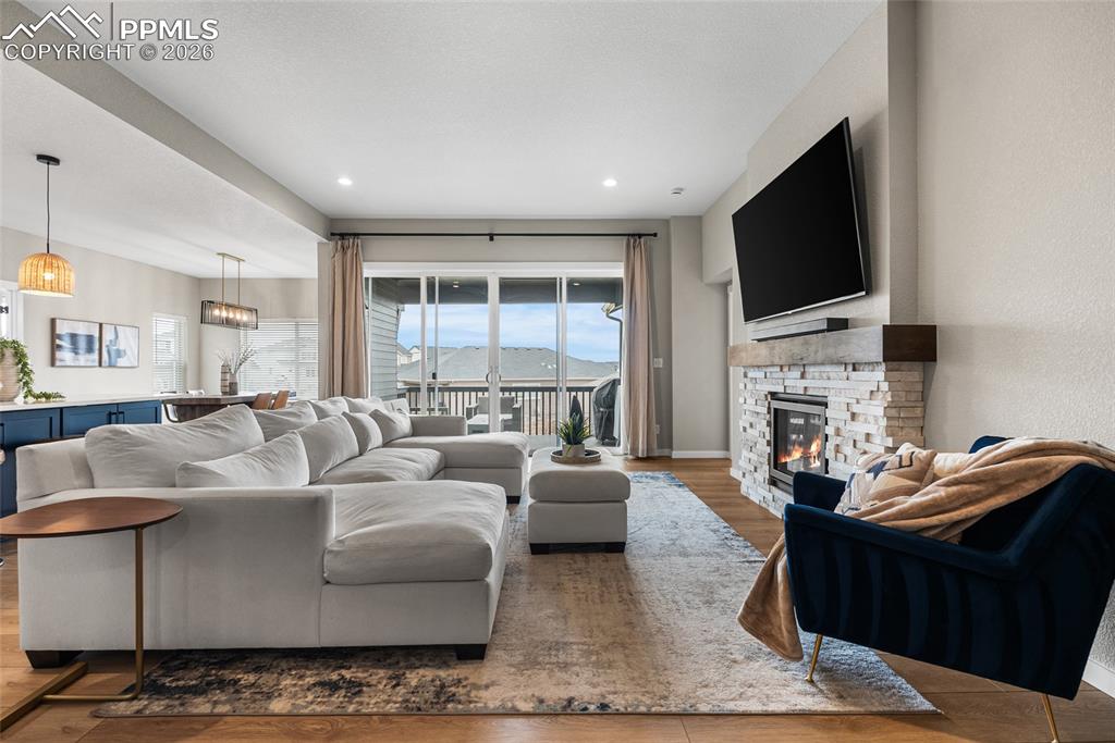 Image 9 of 29: Dining Area