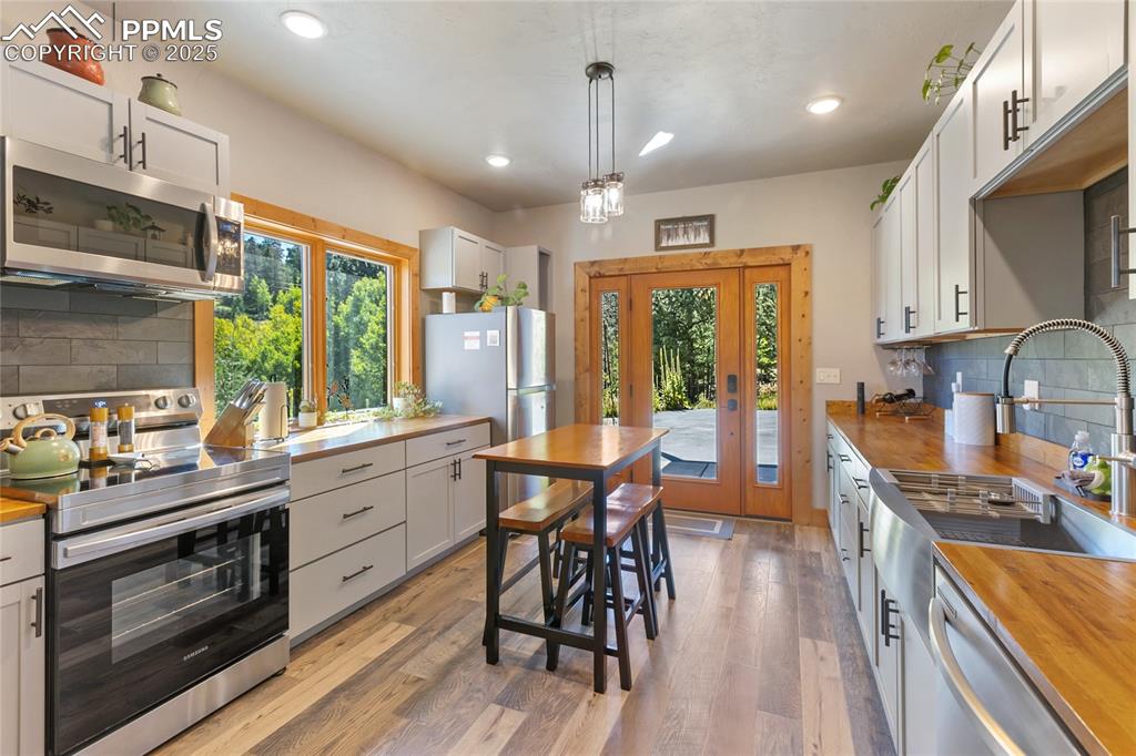 Image 26 of 38: This can be a rental unit, a mother-in-law or even a great home office!