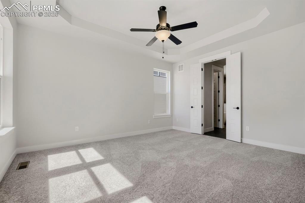 Image 14 of 28: Bedroom