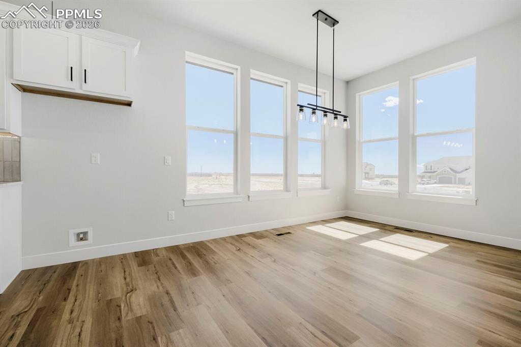 Image 8 of 28: Dining Area