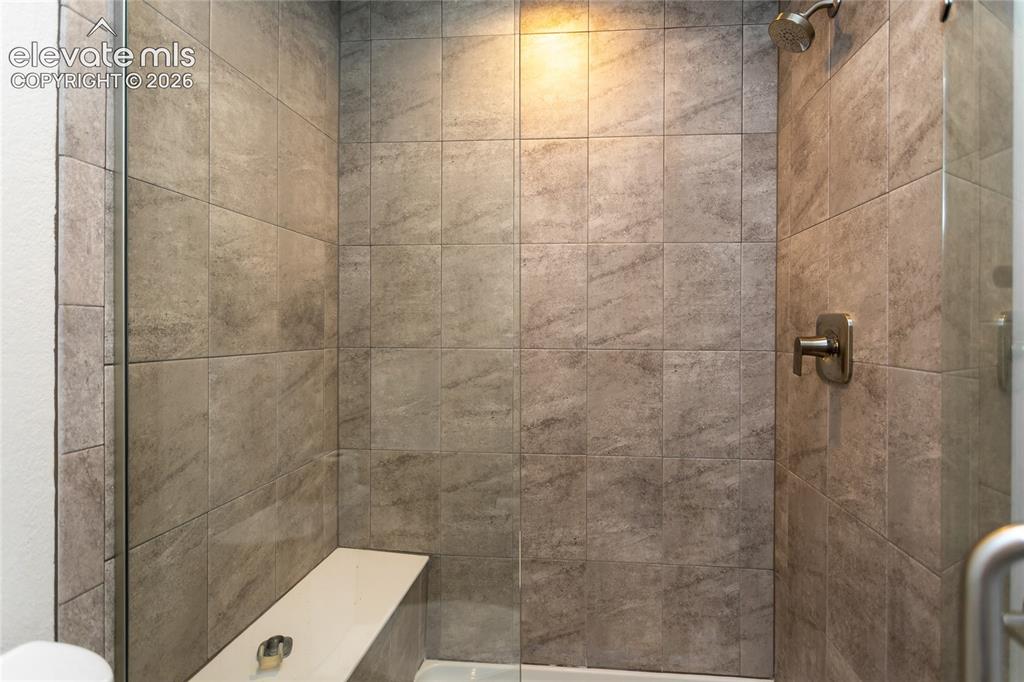 Image 49 of 50: Bathroom